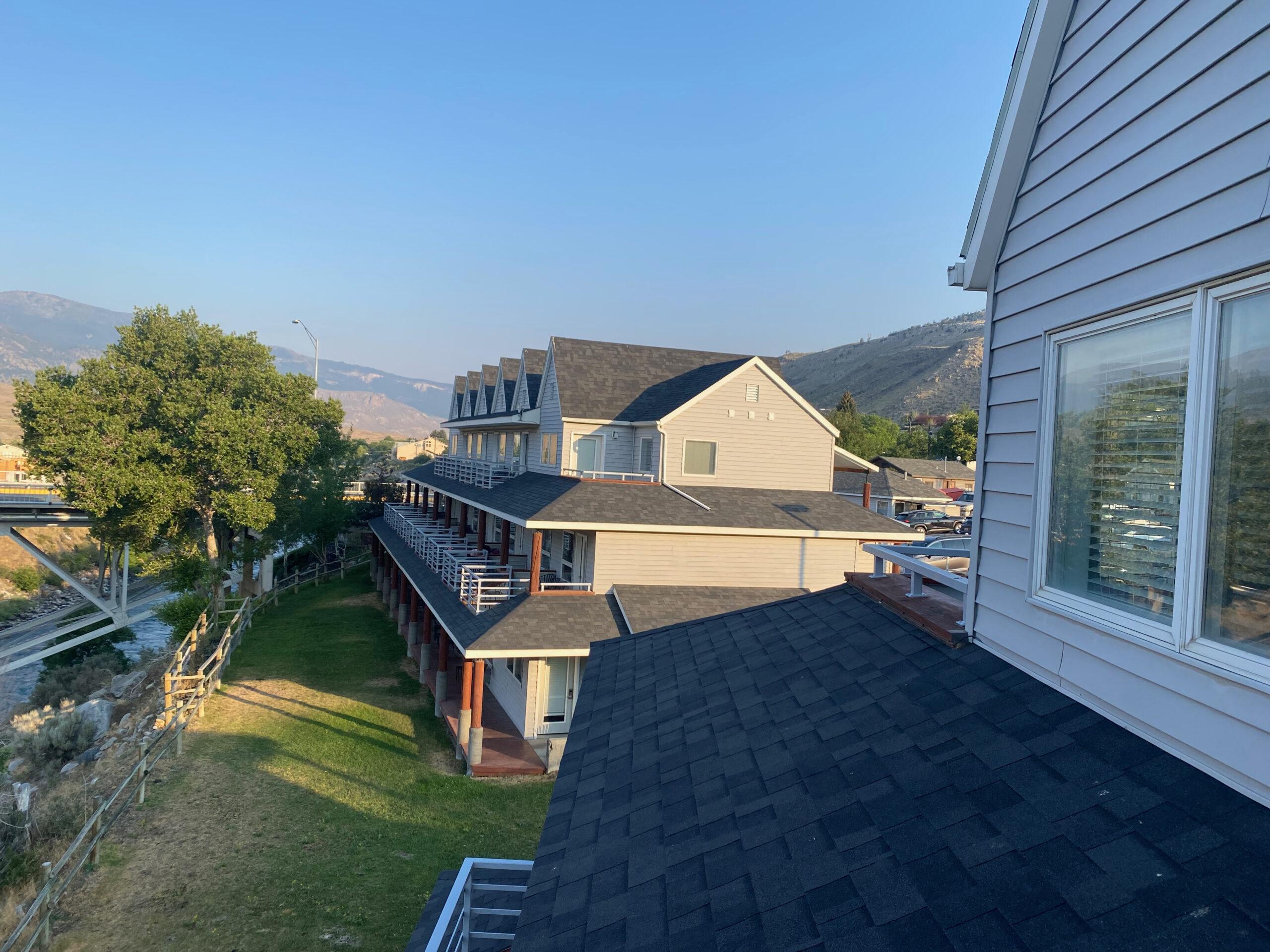 side view of Absaroka lodge in Gardiner Montana
