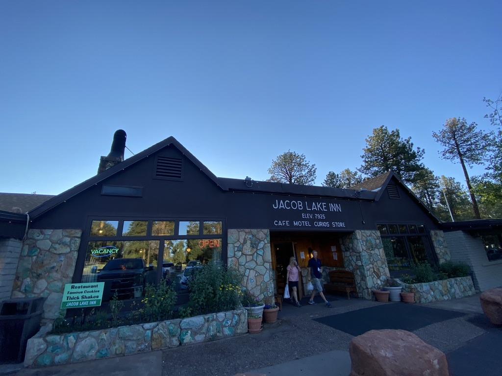 Jacob Lake Inn main entrance
