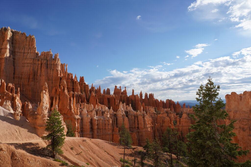 View of rock formations from Peekaboo Loop in Bryce Canyon