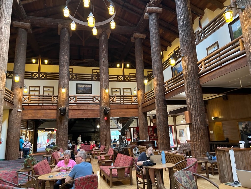 Glacier Park Lodge