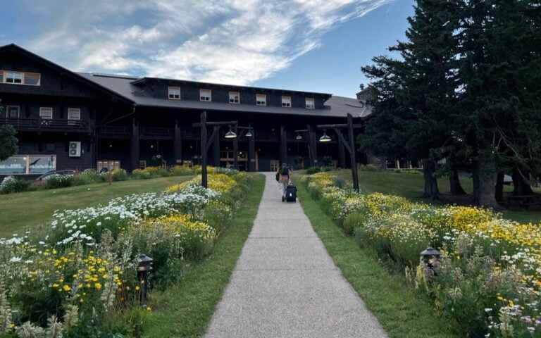 glacier-park-lodge-east-glacier-should-you-stay-here-an-honest