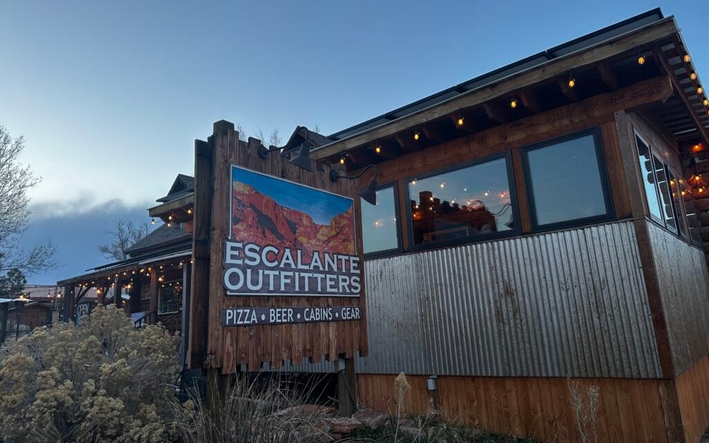 Escalante outfitters pizza