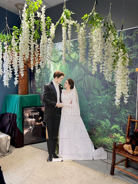 Paper cutouts of Edward and Bella's wedding from the Twilight movie