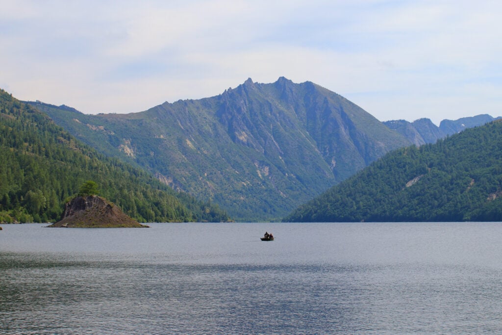 lake near Mount St. Helens