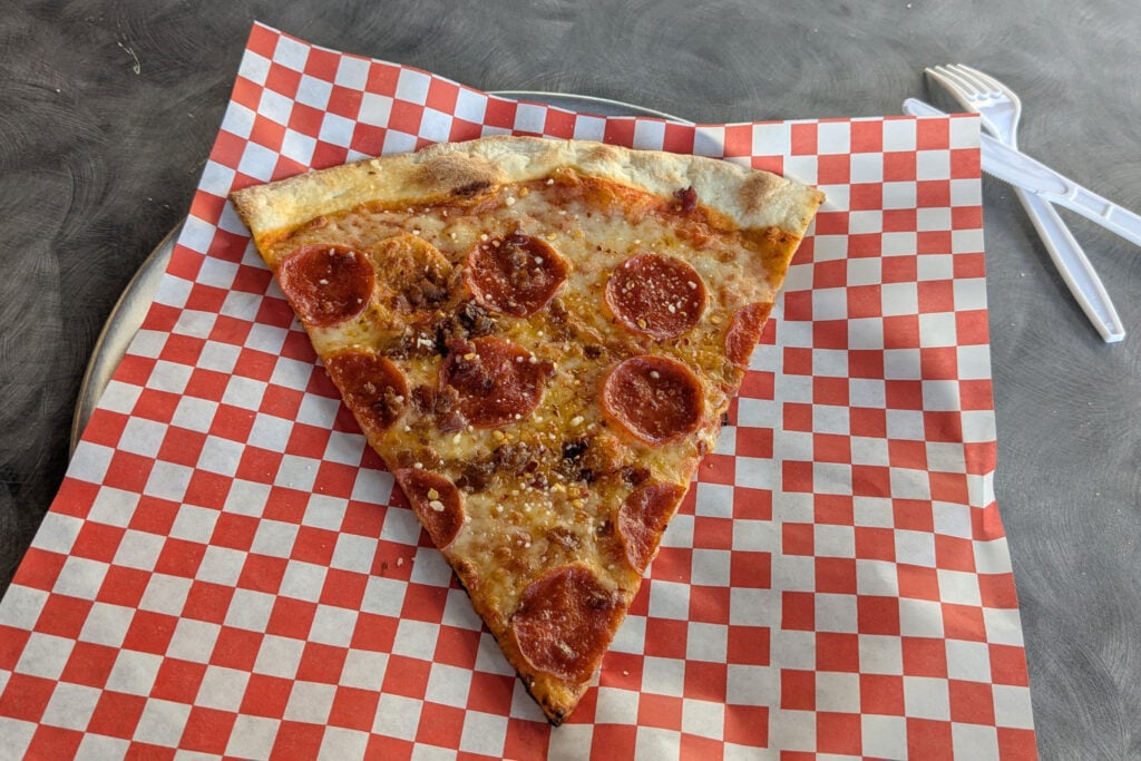 pepperoni pizza slice