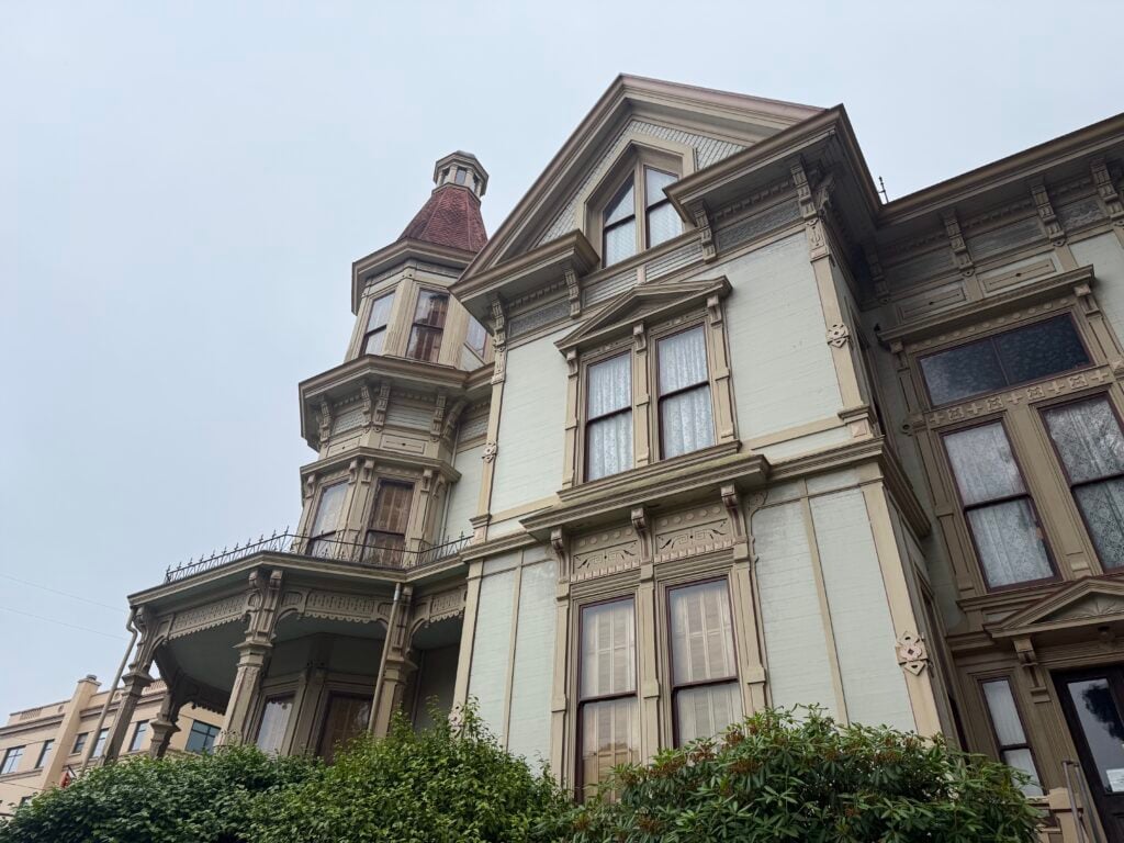outisde of Flavel House museum