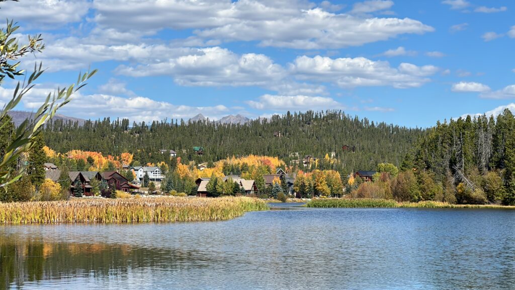 view of homes on lake