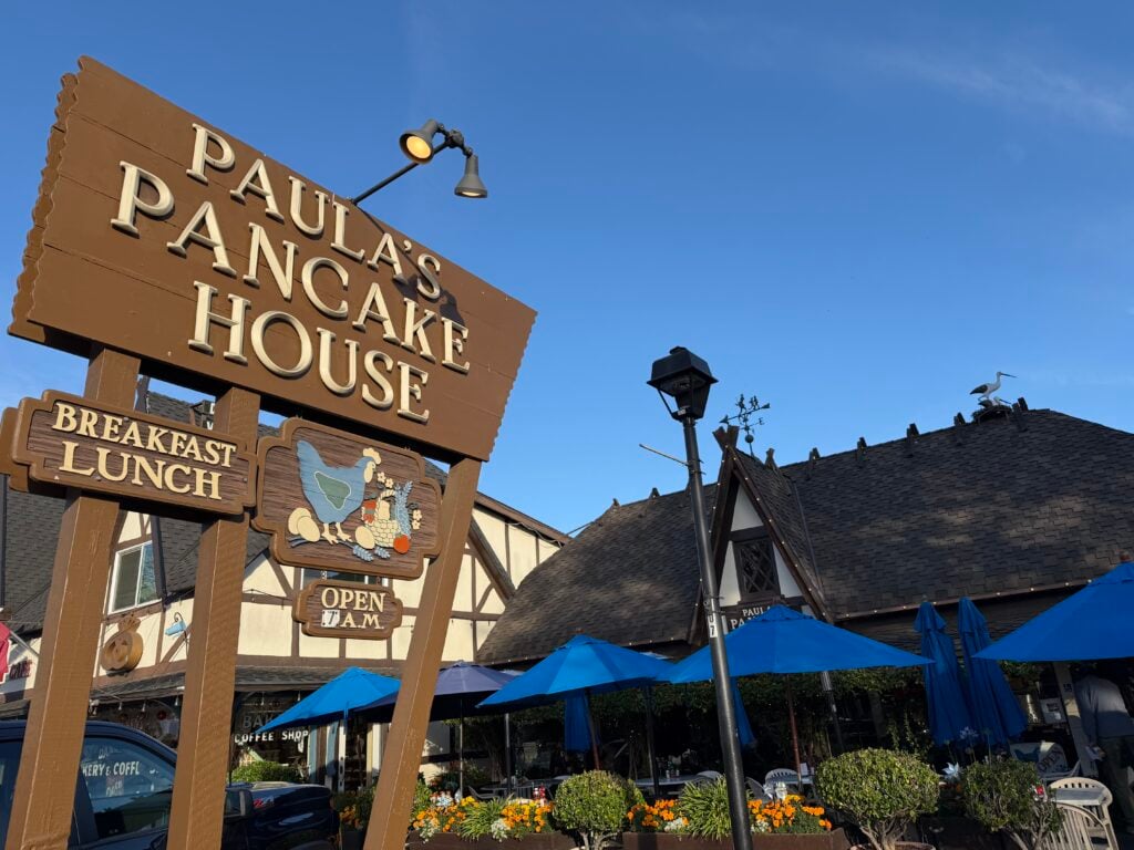 front view of Paula's Pancake House