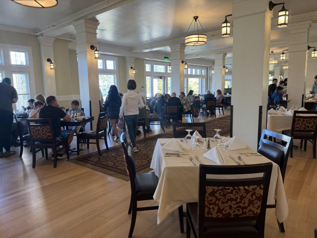 dining room in hotel